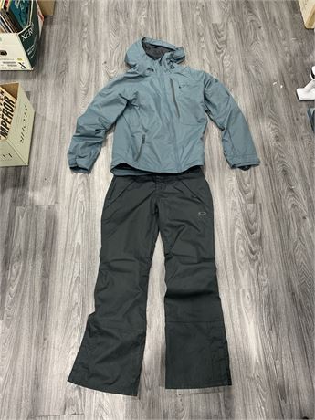OAKLEY OUTERWEAR JACKET & PANTS (size M - jacket has small cuts on waist line)
