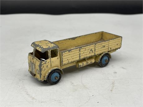 DINKY TRUCK BY MECCANO (1”X4”)