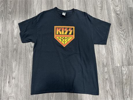 KISS ARMY T SHIRT SIZE LARGE