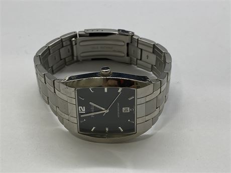 PERRY ELLIS WATER RESISTANT MENS WATCH - NEEDS BATTERY