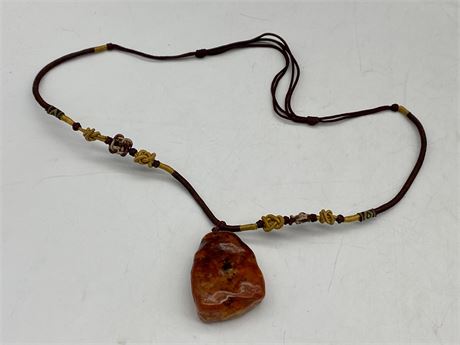 VINTAGE LARGE AMBER PENDANT W/CORD STRING NECKLACE