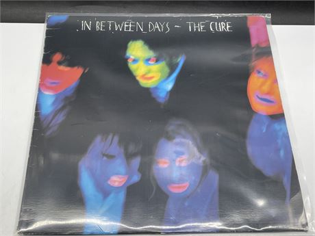 THE CURE - IN BETWEEN DAYS - VG (SLIGHTLY SCRATCHED)