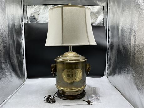 LARGE VINTAGE CHINOISERIE BRASS DRUM TABLE LAMP ON WOODEN BASE 24”