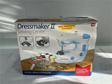 DRESS MAKER 2 SEWING CENTER IN BOX - WORKS