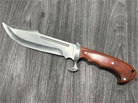 STAINLESS STEEL RIDGE RUNNER KNIFE (13.5”)