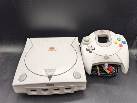 SEGA DREAMCAST CONSOLE - WORKING (LASER VERY PICKY)