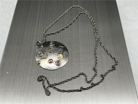 925 STERLING PENDANT & CHAIN (Tested)