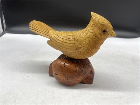 SIGNED FINELY CARVED CARDINAL ON STAND 6”
