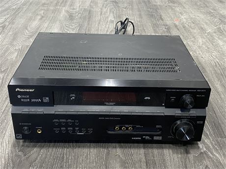 AUDIO/VIDEO MULTI-CHANNEL RECEIVER VSX-917V - POWERS UP