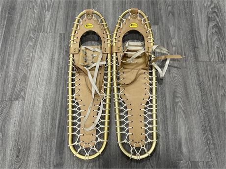 SHERPA SNOWSHOES (31”)