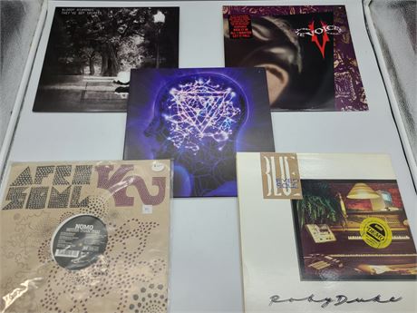 5 MISC. RECORDS (Good condition)