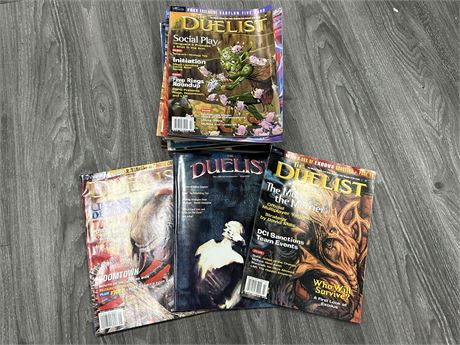 LOT OF MAGIC THE GATHERING “THE DUELIST” MAGAZINES