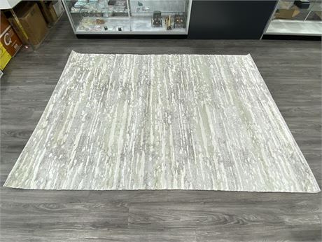 LIKE NEW SAFAVIEH CENTURY COLLECTION GREY/GREEN RUG (SPECS IN PHOTOS)