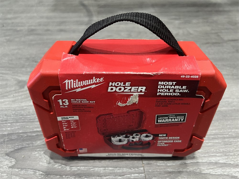 Urban Auctions NEW MILWAUKEE 13 PC HOLE SAW KIT