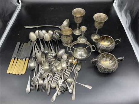 LARGE LOT OF PLATED SILVERWARE / CUTLERY