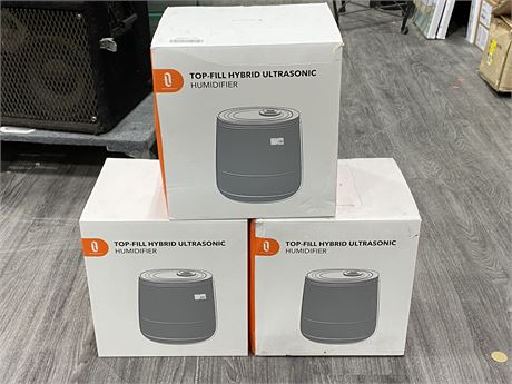 3 WHITE TAOTRONIC HUMIDIFIERS IN BOX
