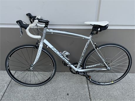 NORCO VALENCE A2 ROAD BIKE - EXCELLENT CONDITION