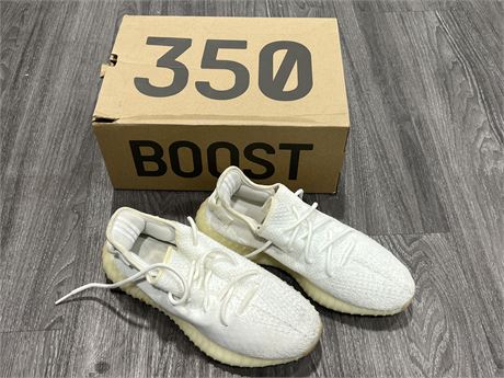 YEEZY BOOSTS SHOES SIZE 10.5 - AUTHENTICITY UNKNOWN
