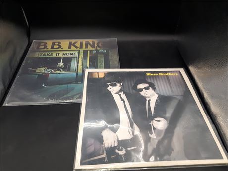 2 MISC ALBUMS - VERY GOOD CONDITION (SLIGHTLY SCRATCHED) - VINYL