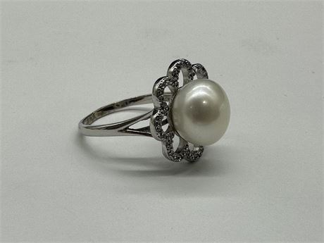 925 STERLING SILVER PEARL RING (SZ 7.5)