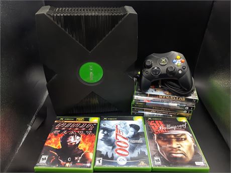 ORIGINAL XBOX CONSOLE WITH GAMES - EXCELLENT CONDITION