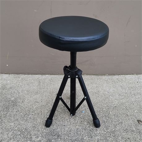 CHROMA  CASE DRUMMERS STOOL (20"Height)