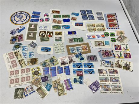 LOT OF CANADIAN STAMPS