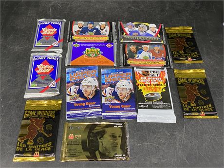 13 NHL/MLB CARD PACKS (Majority NHL)