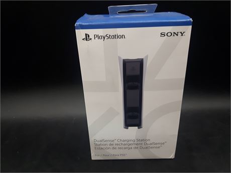 SEALED - CHARGING STAND - PS5