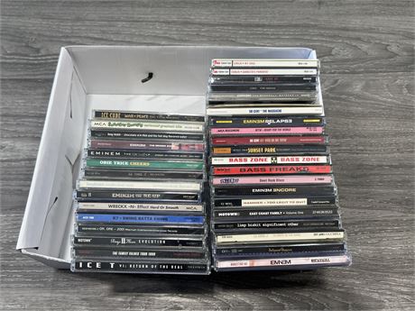 BOX OF RAP CDS - SUPER CLEAN
