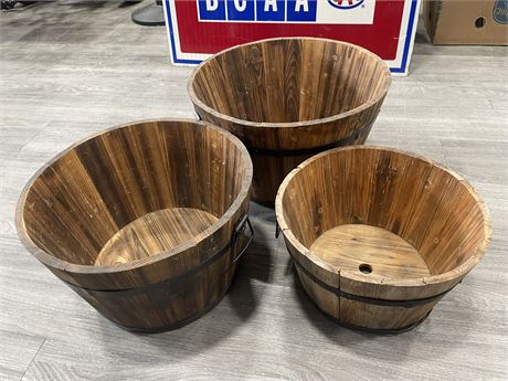 3 NEW WOODEN NESTING PLANTERS (LARGEST 18”x10”)