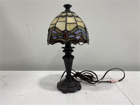 TIFFANY STYLE STAINED GLASS LAMP (15” tall, works)