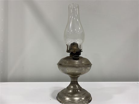 TIN OIL LAMP FROM THE 30s