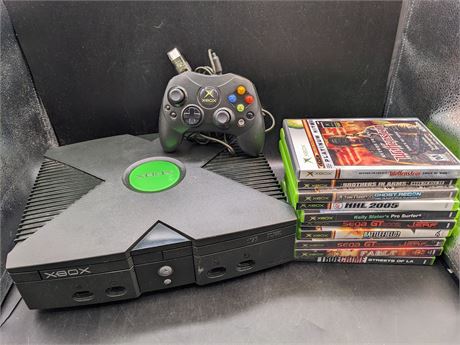 ORIGINAL XBOX CONSOLE WITH GAMES - CONSOLE WORKING BUT DISC TRAY STICKS