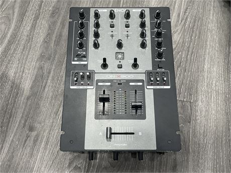 DENON DN-X300 DJ MIXER (NO CORDS)