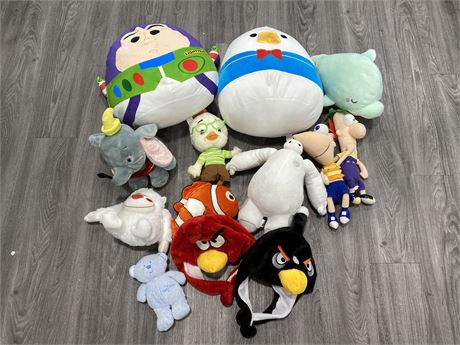 PLUSH TOYS LOT-INCLUDED MOSTLY DISNEY PLUSH AND 2 ANGRY BIRDS HATS