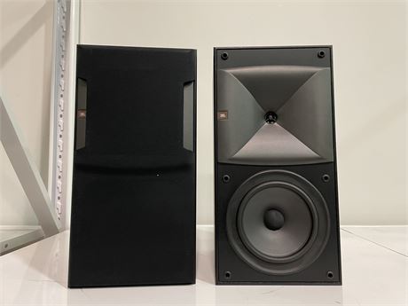 JBL SPEAKERS “LIKE NEW” CONDITION