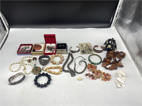 LOT OF OVER 30PCS JEWELRY INCLUDING SILVER CUFFS, NECKLACES & RINGS 925