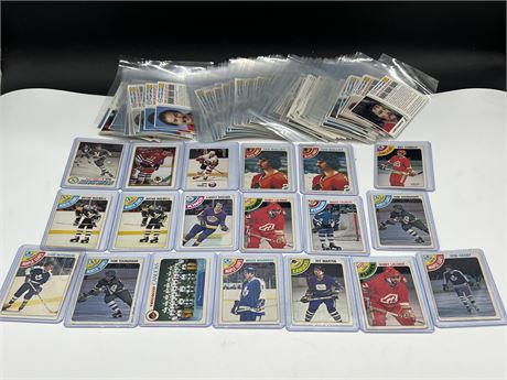 LOT OF 1970s NHL CARDS & VINTAGE ESSO CARDS