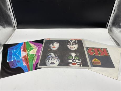 KISS - DYNASTY W/ INSERT AND POSTER - (VG+ very light scratches)
