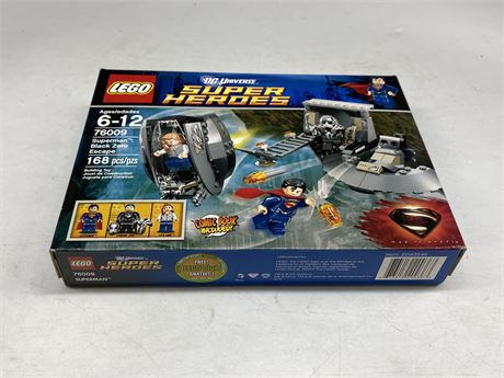 FACTORY SEALED DC UNIVERSE SUPER HEROES LEGO #76009