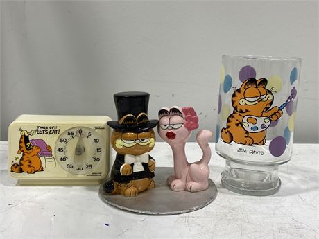 LOT OF 3 VINTAGE GARFIELD COLLECTIBLES