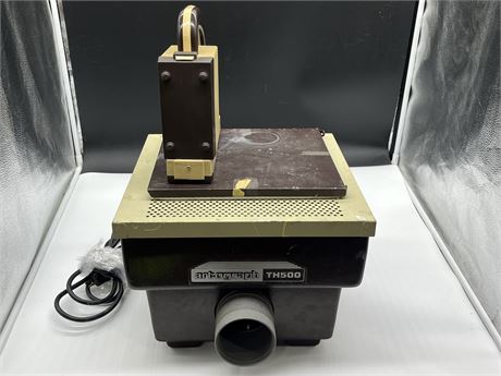 VINTAGE ARTOGRAPH & SMALL ENLARGER (WORKING)