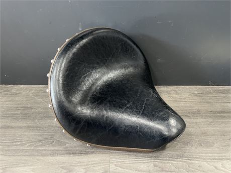 BLACK LEATHER MOTORCYCLE SEAT - 19”x18”