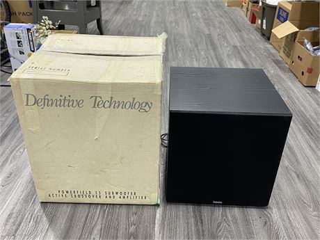 DEFINITIVE POWERFIELD 15 SUBWOOFER W/BOX (Great condition)