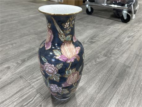 MARKED ASIAN PAINTED VASE - 1FT