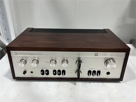 SOLID STATE LUXMAN 507X AMP - LIGHTS UP