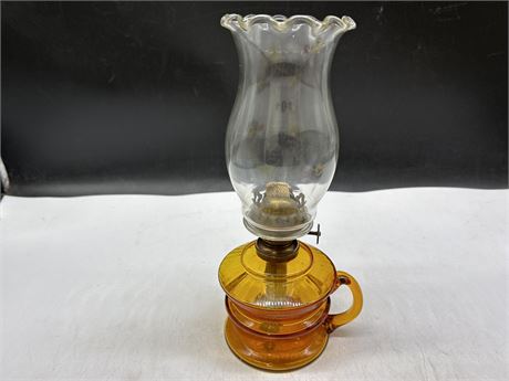 ANTIQUE EUC OIL AMBER TABLE LAMP W/FINGER LOOP & SCALLOPED FUNNEL