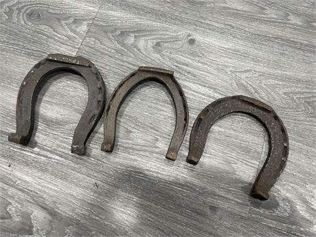 3 VINTAGE HAND FORGED HORSE SHOES
