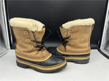 LIKE NEW SOREL HAND CRAFTED / MADE IN CANADA NATURAL RUBBER BOOTS SIZE 10 MENS